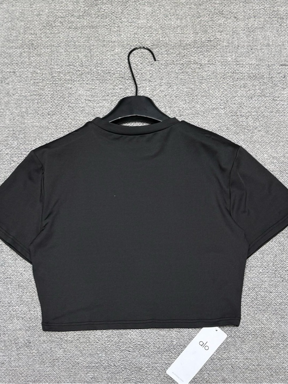 ALO Yoga Black Cropped Tank Top - Picture 4 of 8